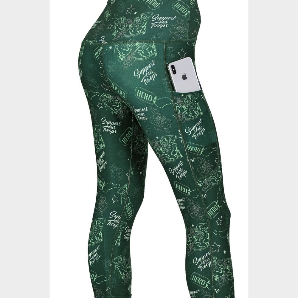 Brave - Military Themed Pocket Capris Wide Band Top Quality Women's Fitness Supe